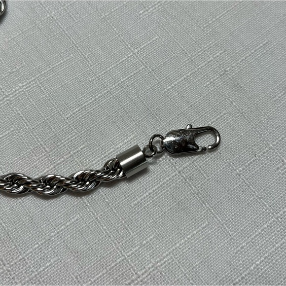 Vintage Silver-tone Rope Chain Bracelet. Substantial - Picture 5 of 5
